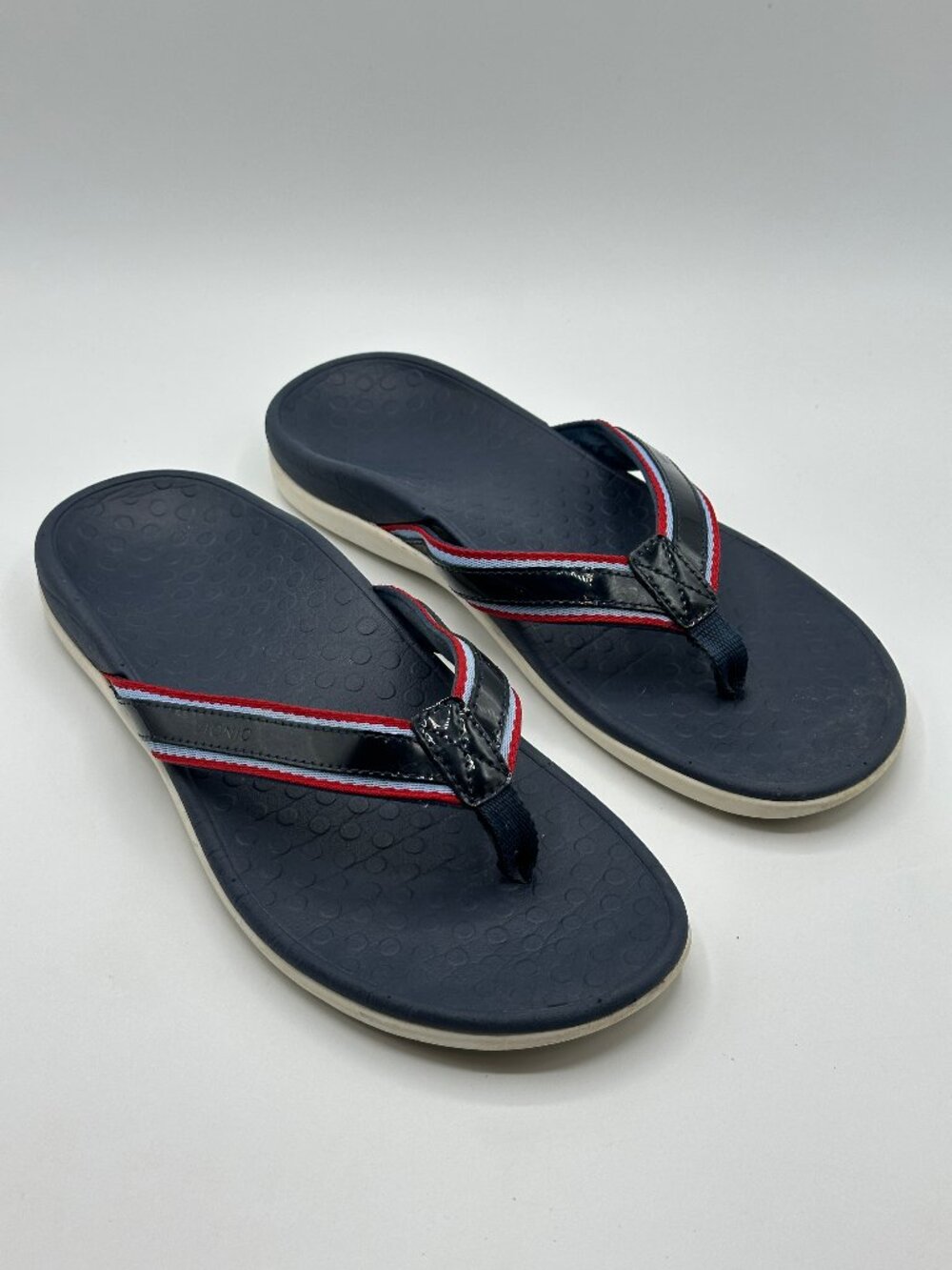 Vionic Women's Tide II Red and Blue Thong Sandal Size 11